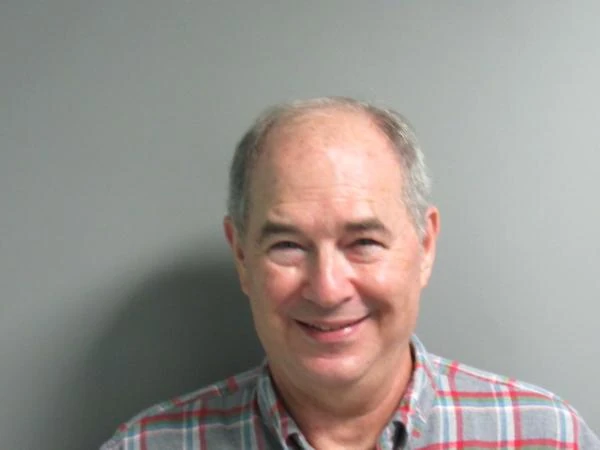 Default photograph on the Steven Bennof wiki article.