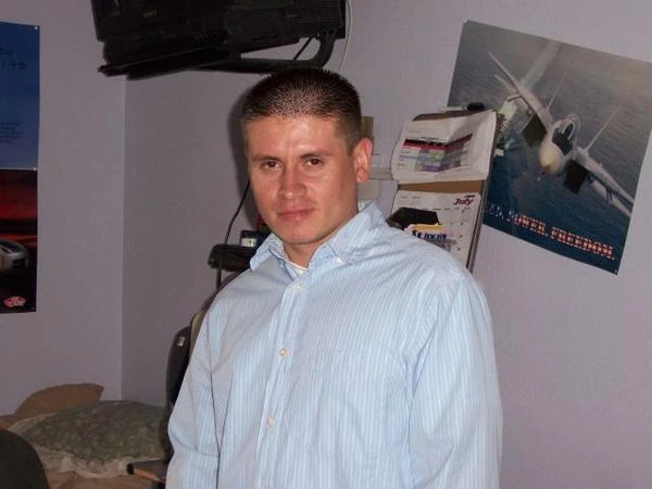 Default photograph on the Selvan Galeano wiki article.